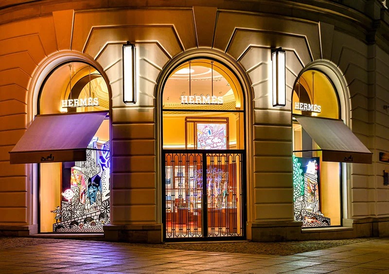 The window of a Hermès store
