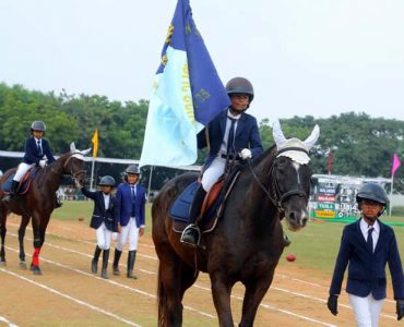 2_the_horse_parade