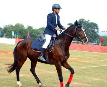 5__the_rider_is_disp_hsHYD