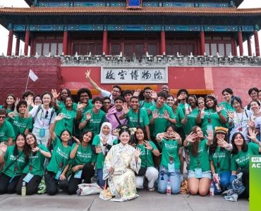 THREADS OF SILK PIC MORE (2) THREADS OF SILK PIC MORE (2)