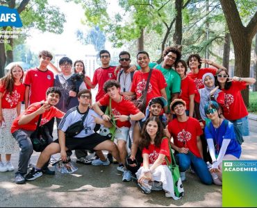 Threads of Silk, Currents of Change PIC (1) Threads of Silk, Currents of Change PIC (1)