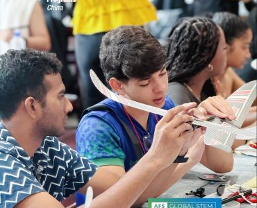 Threads of Silk, Currents of Change PIC (4) Threads of Silk, Currents of Change PIC (4)