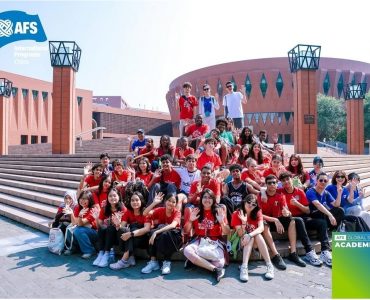 Threads of Silk, Currents of Change PIC (7) Threads of Silk, Currents of Change PIC (7)