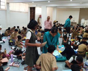 Grade 6 Bagless Day (10)