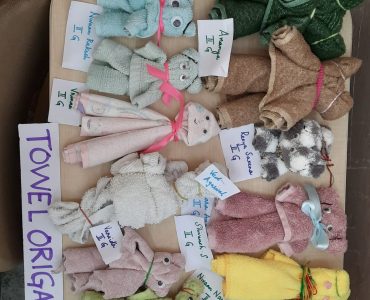 Towels Come Alive with Art (11) Towels Come Alive with Art (11)