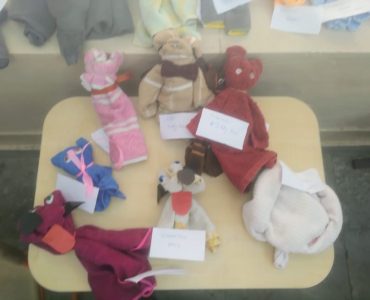 Towels Come Alive with Art (2) Towels Come Alive with Art (2)