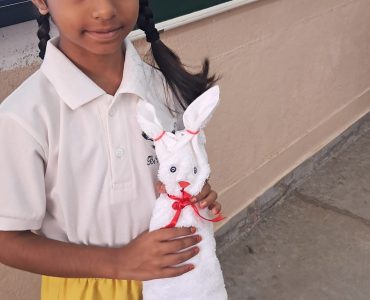 Towels Come Alive with Art (3) Towels Come Alive with Art (3)